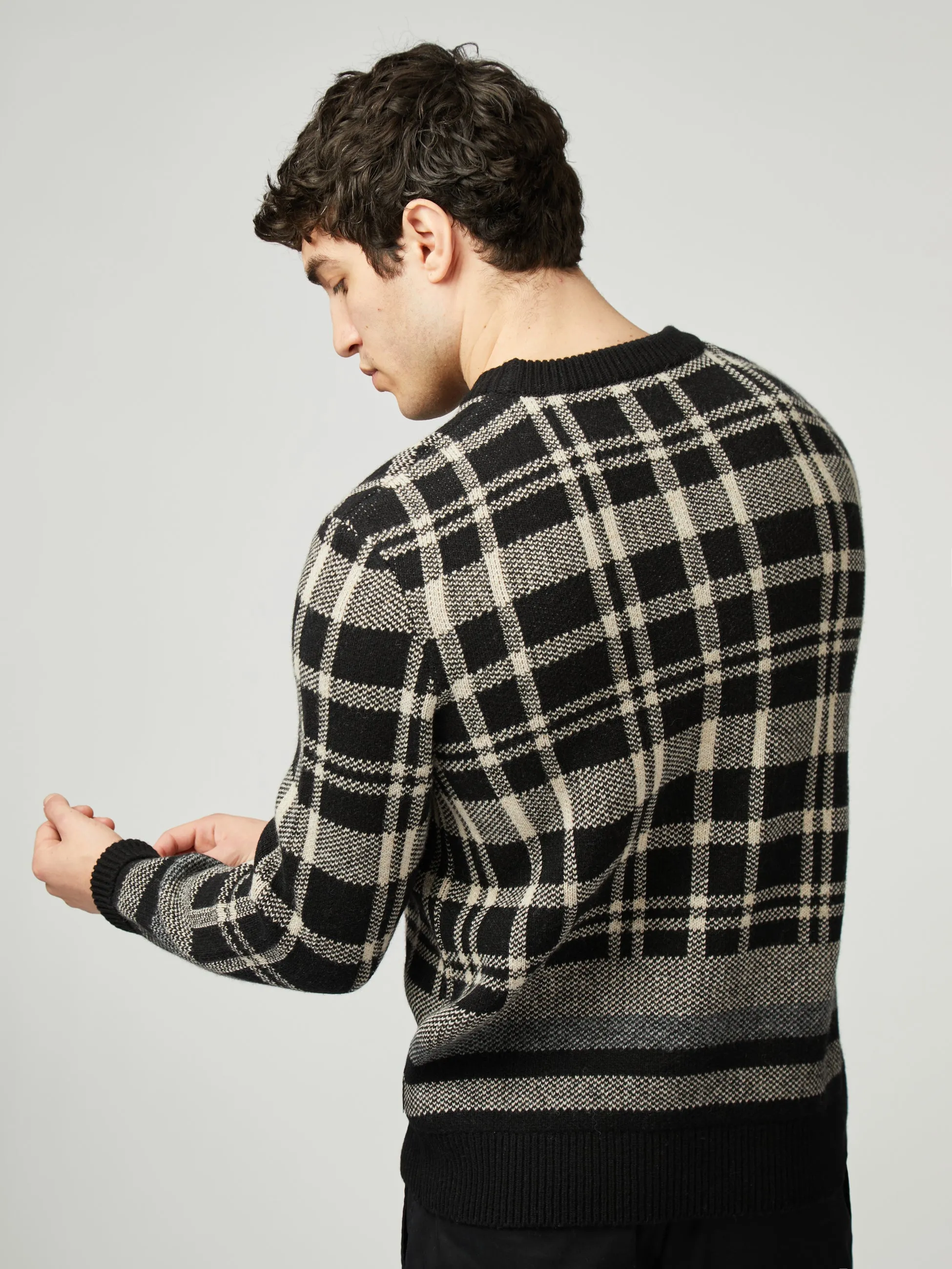 Tartan Jacquard Crew - Black